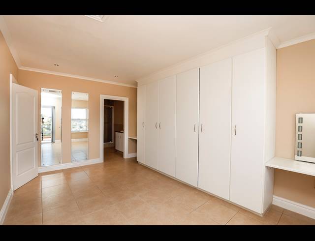 3 BEDROOM APARTMENT FOR SALE IN LA LUCIA